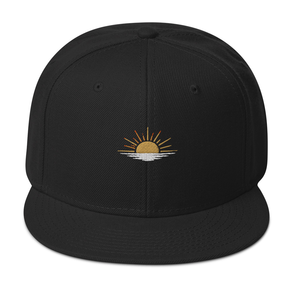 Golden Horizon product mockup [isolated:461505575:69c130f89fa000b776682ab14e0d33609568be05642ee950e18f98b4129f51f2]