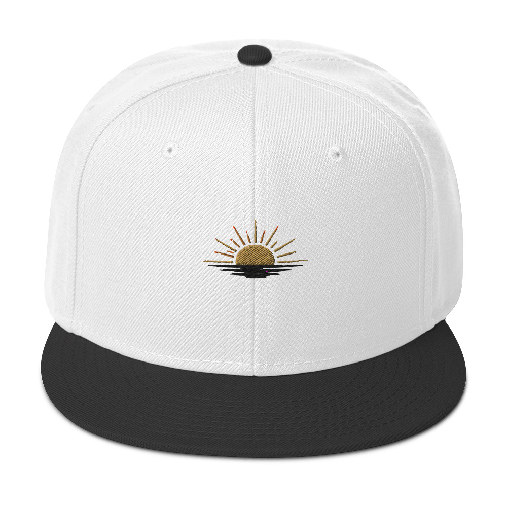 Golden Horizon product mockup [isolated:461505575:967f41020259313b2bcc3baf8aa0fa822f676e6eeeab8cbe618e0fb191c3c563]